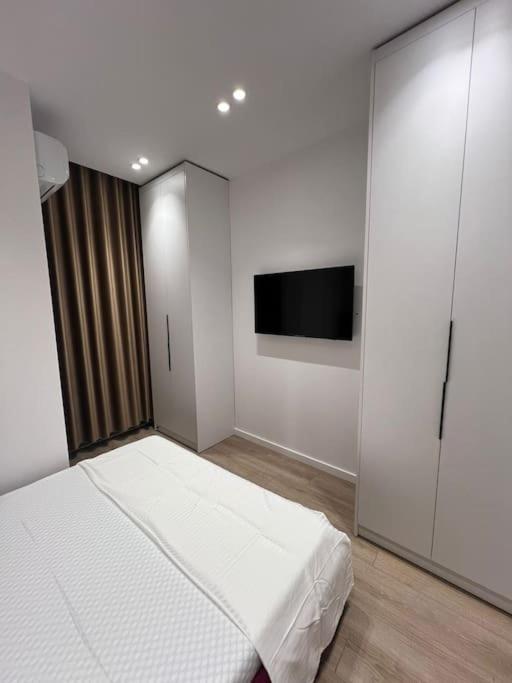 Spacious Apartment Ish-Blloku Area Tirana Kültér fotó