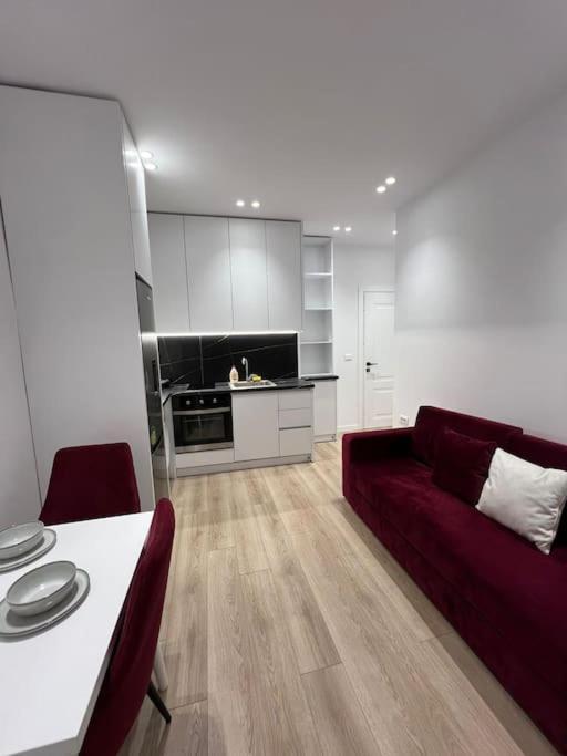 Spacious Apartment Ish-Blloku Area Tirana Kültér fotó